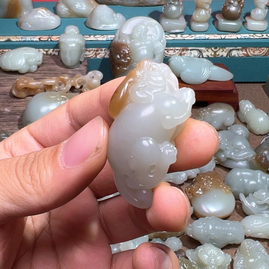 颈饰未镶嵌和田玉四*草