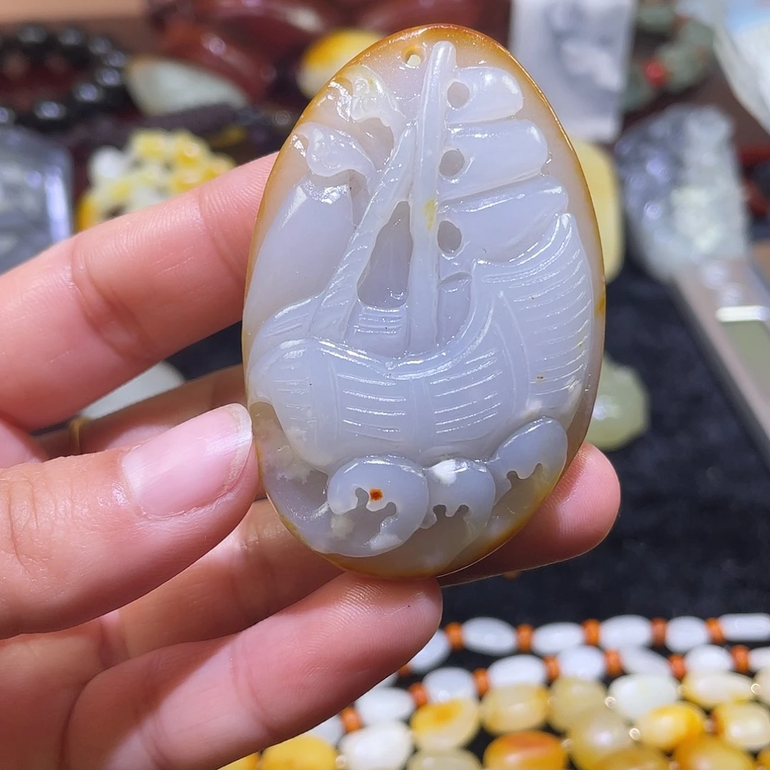 和田玉（糖玉）未镶嵌颈饰