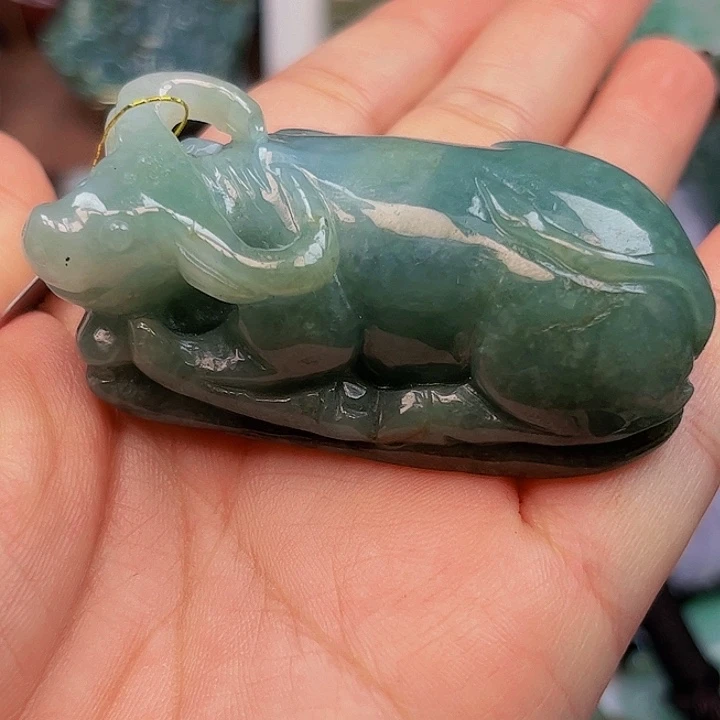 翡翠未镶嵌颈饰挂件