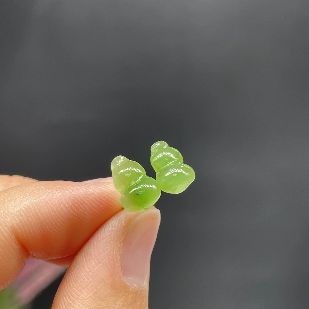 主播推荐新款纯天然和田玉碧玉葫芦耳钉苹果绿高档次耳饰112