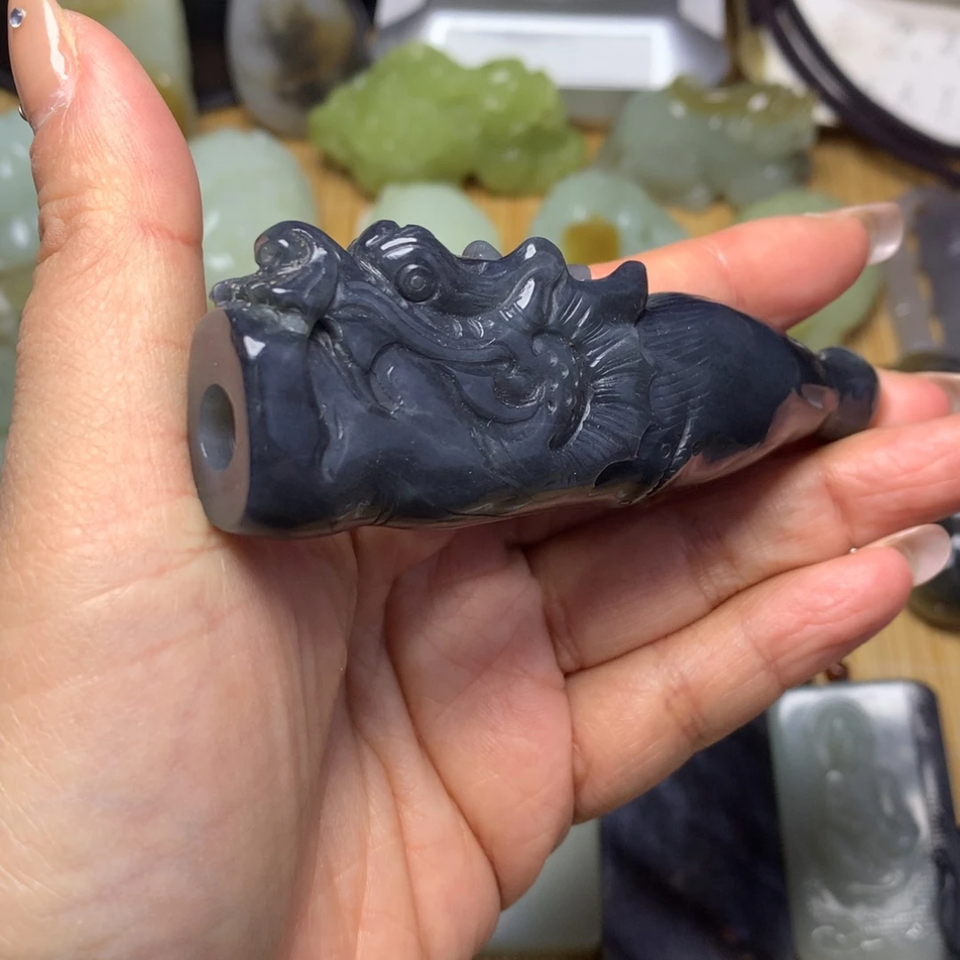 和田玉未镶嵌把件