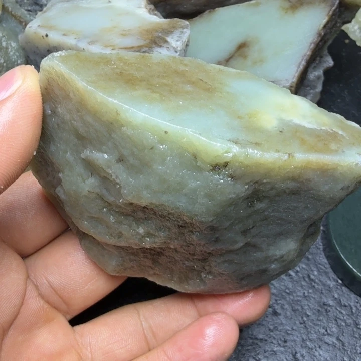 和田玉（糖玉）未镶嵌珠宝奇石