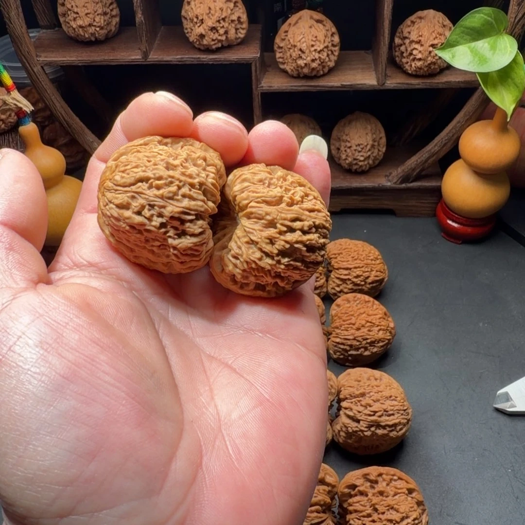 蟹***板文玩核桃把件南疆石团子凹底蚂蚁拉丝尺寸40