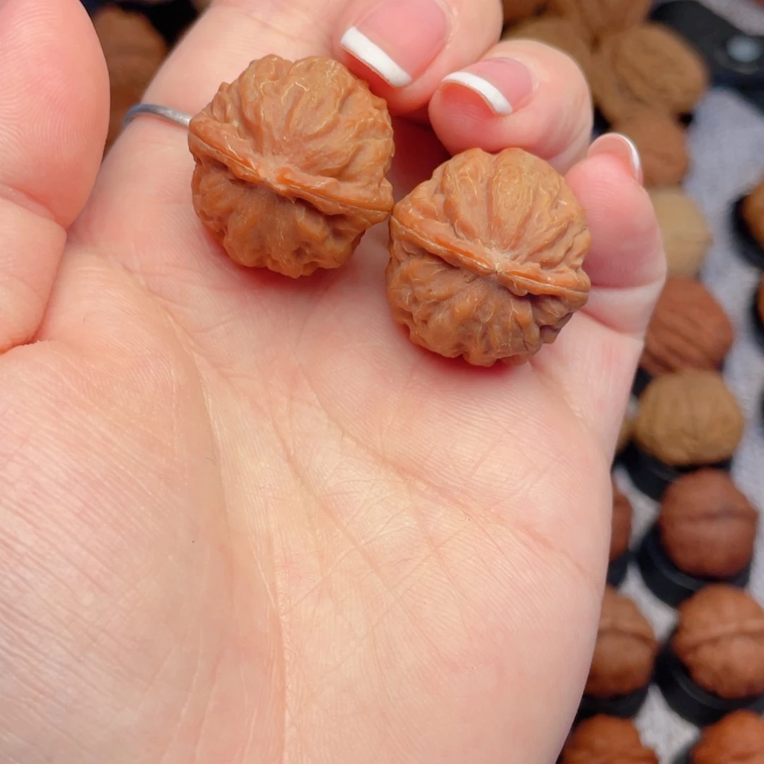 文玩核桃把件粗筋肉球