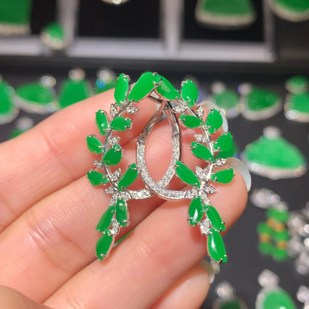 翡翠颈饰18K金镶嵌翡翠