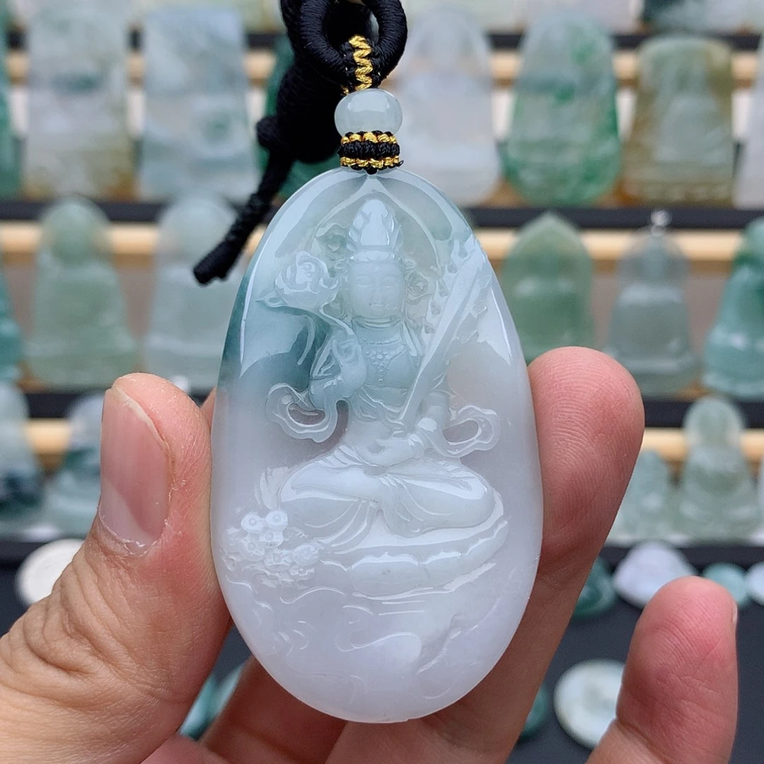 翡翠未镶嵌颈饰虚空藏菩萨