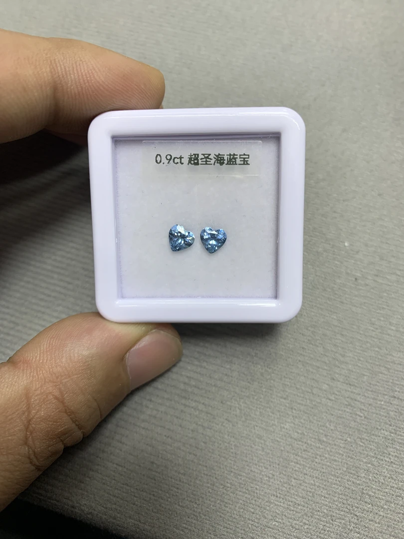 福利专拍0.9ct超级圣玛丽亚海蓝宝一对
