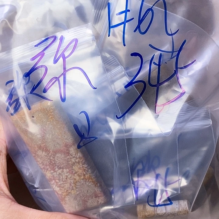 硅化玉颈饰合金弥*桃