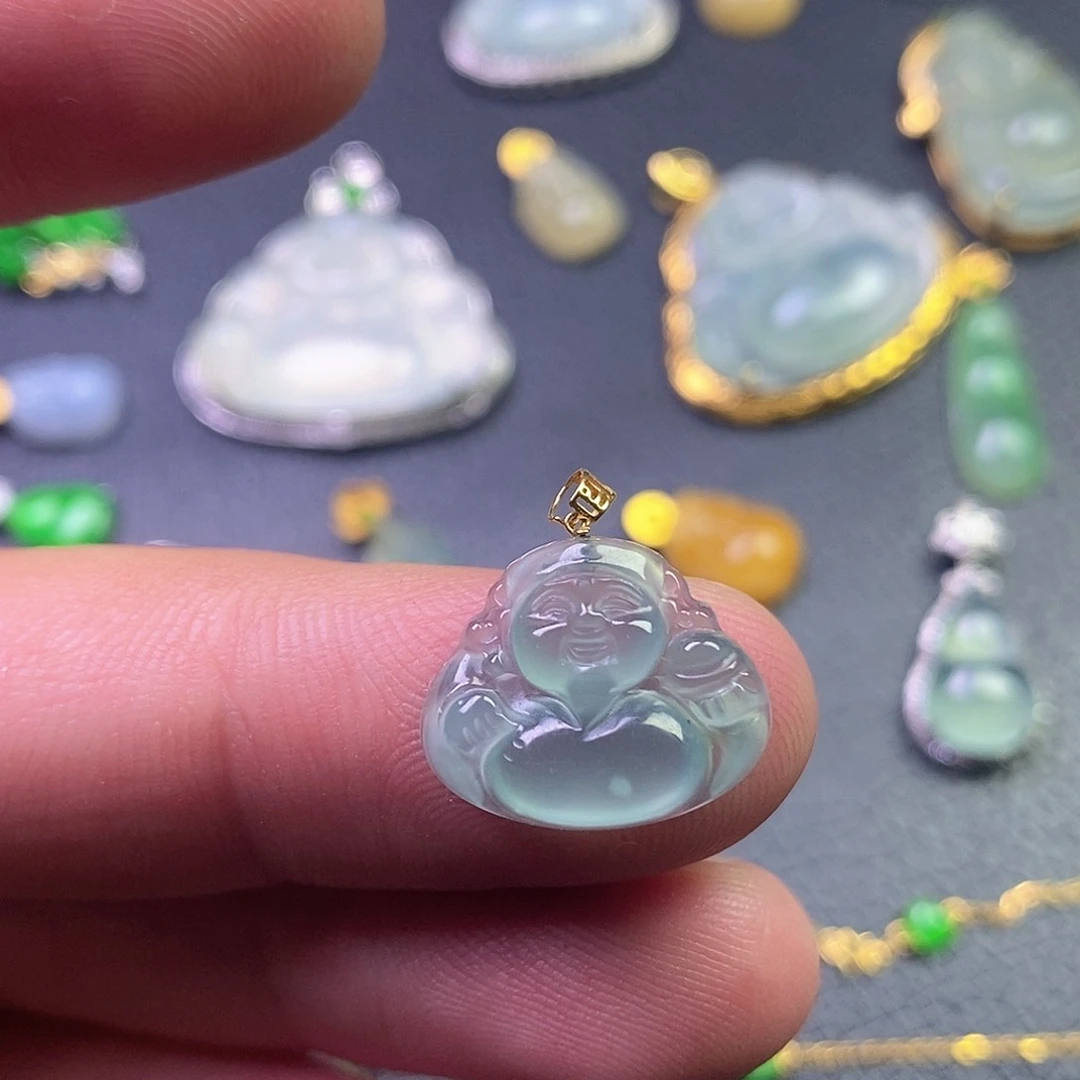 颈饰18K金镶嵌翡翠