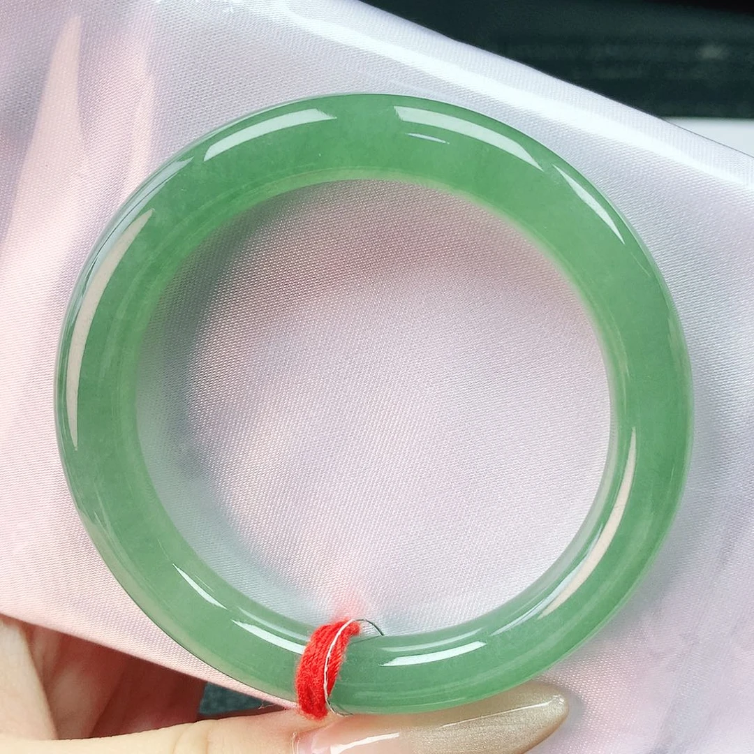 翡翠手镯未镶嵌51圈