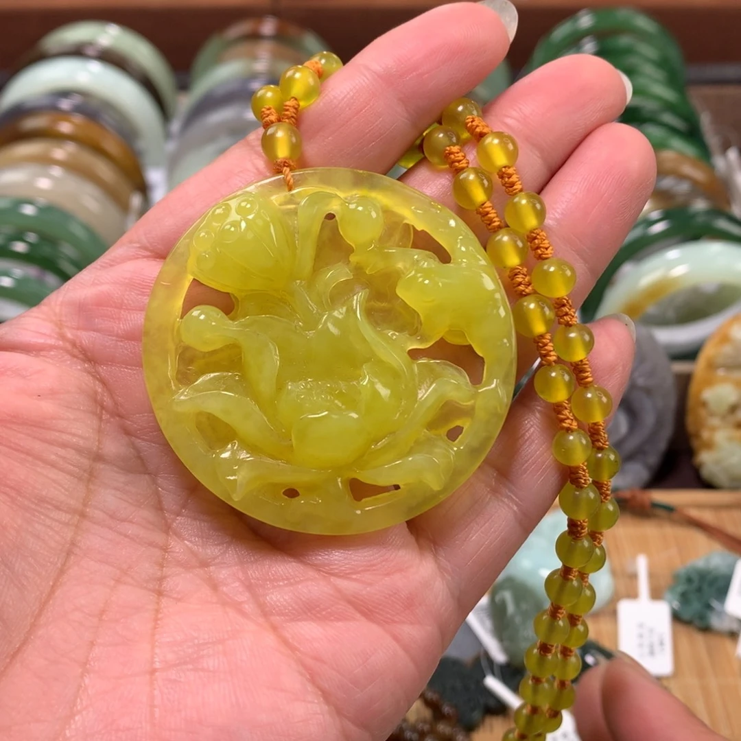 未镶嵌岫玉颈饰吊坠