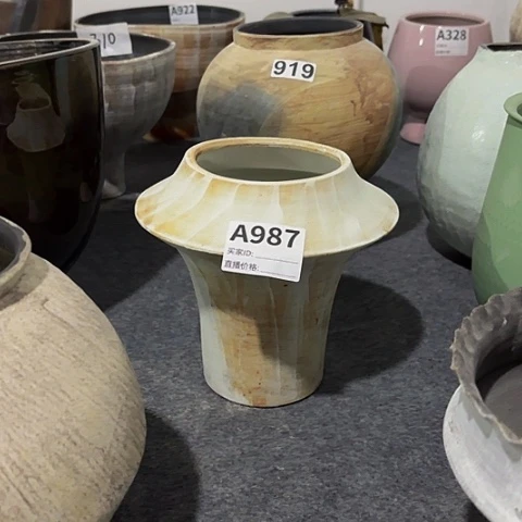 陶瓷爱****）哇塞小珑福利花瓶A987