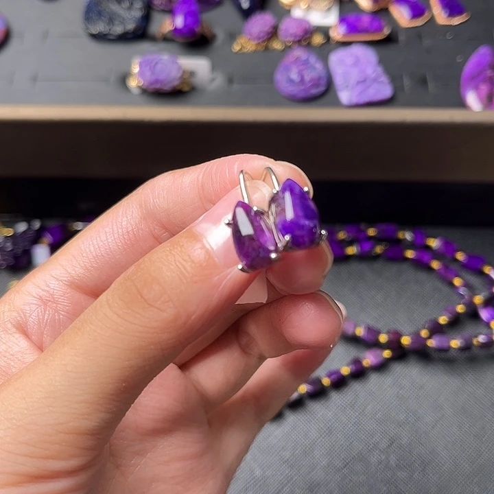 银S925镶嵌苏纪石（舒俱来）耳环