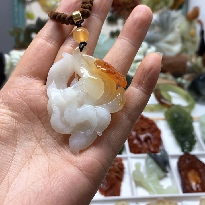 未镶嵌蛇纹石玉颈饰