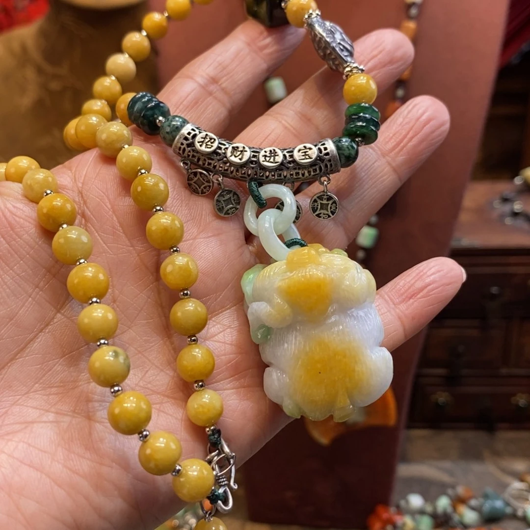 翡翠吊坠(赠链)未镶嵌