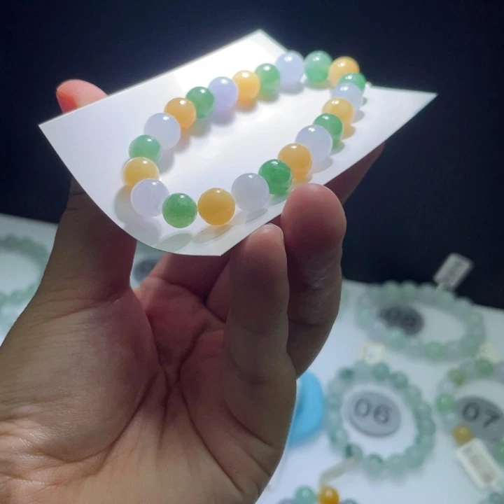 未镶嵌定制翡翠翡翠卡8左右