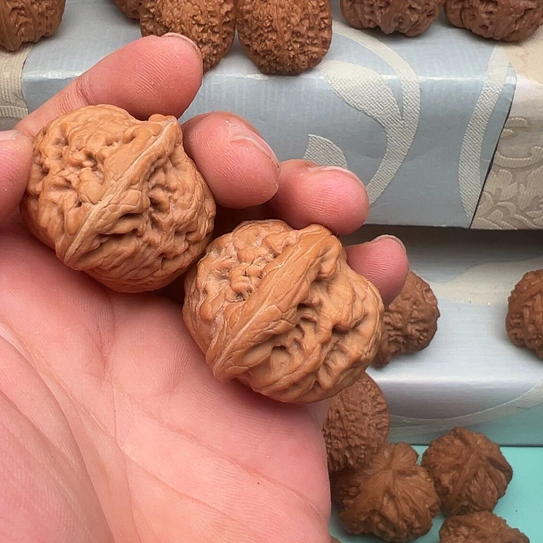 桃核把件全品红锦鲤37