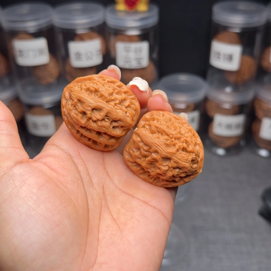 文玩核桃把件红锦鲤