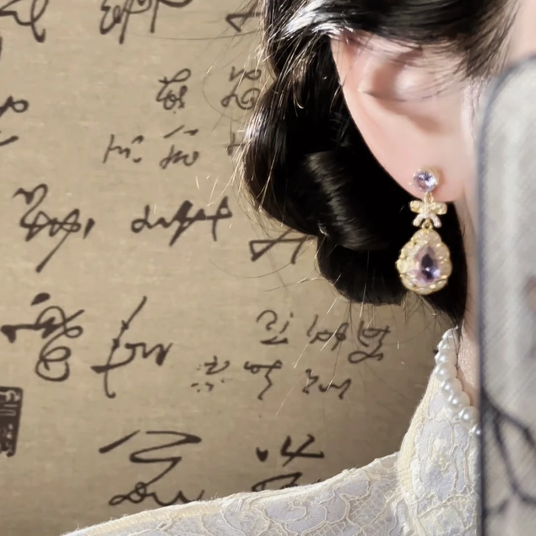 铜合金锆石耳饰 复古轻奢紫色锆石耳环独特精致高级感耳钉优雅