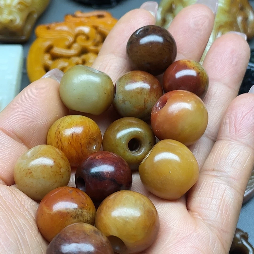 赵***和田玉未镶嵌颈饰