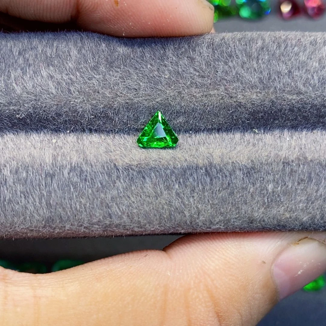 石榴石（沙弗莱）裸石未镶嵌沙弗莱