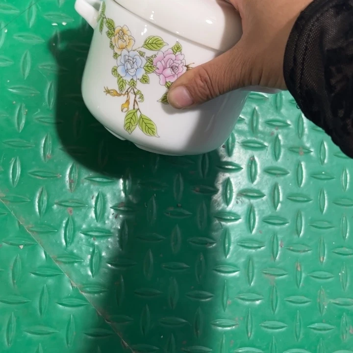 瓷片琴瑟和鸣中号炖盅一个微瑕