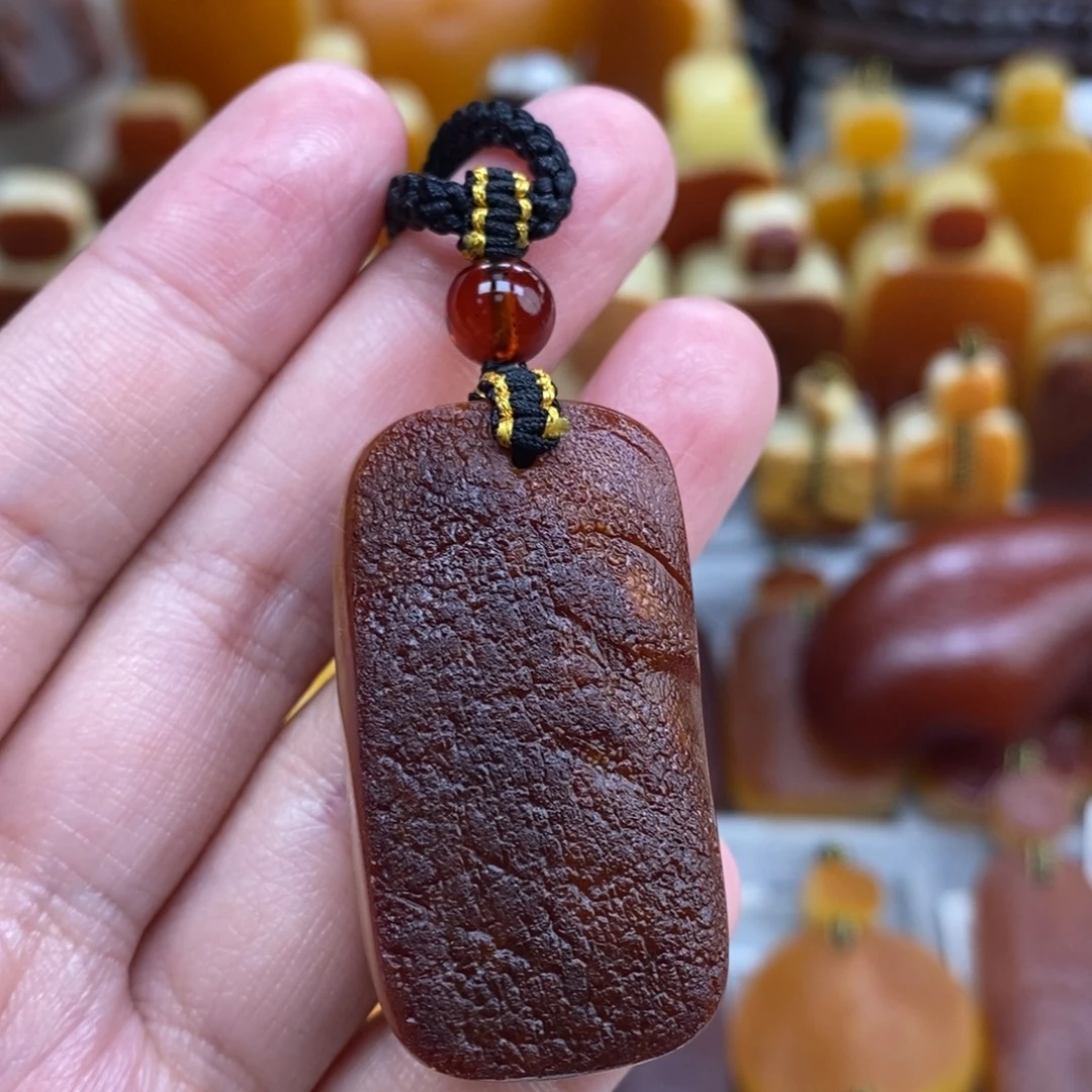 蜜蜡未镶嵌珠宝奇石