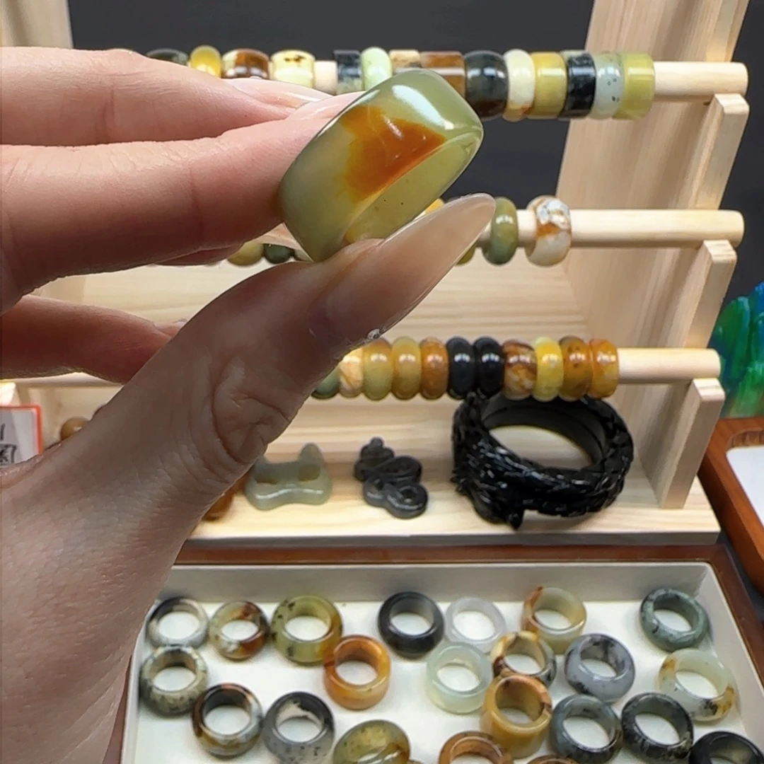 蛇纹石玉岫玉戒指内径16.7合金零**°