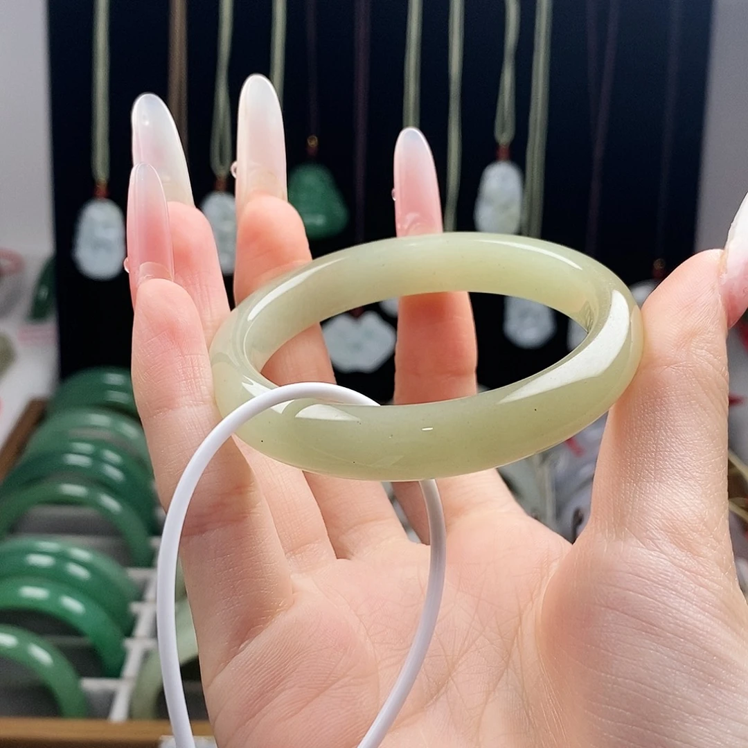 东陵石未镶嵌手镯