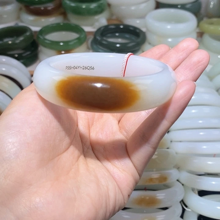 和田玉（糖玉）手镯未镶嵌自**堂