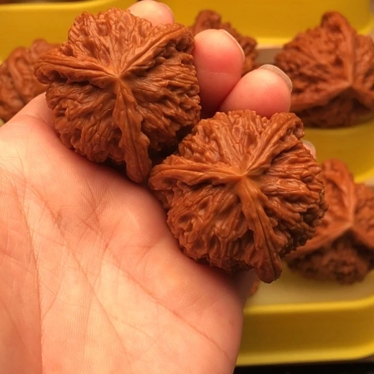 绿***氧吊坠文玩核桃核桃