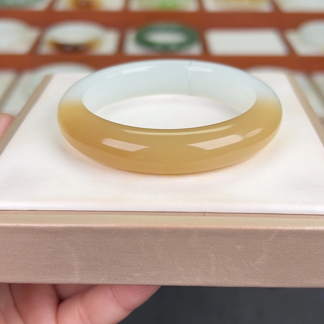 和田玉未镶嵌手镯糖白