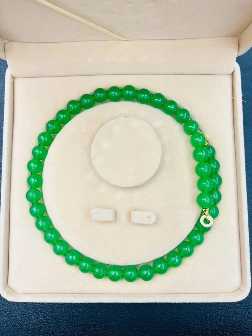 佘太翠卡12绿项链