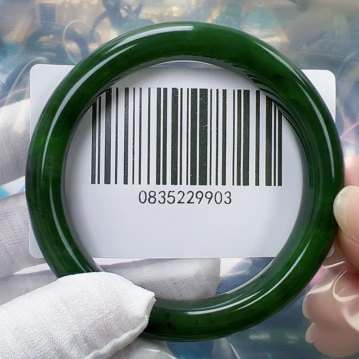 和田玉未镶嵌手镯微瑕61