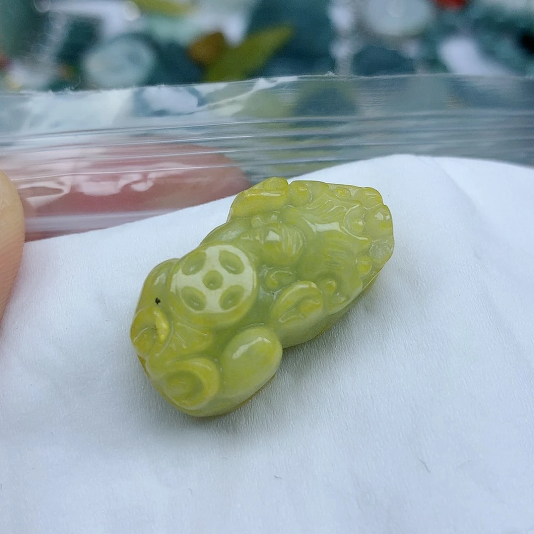 翡翠颈饰未镶嵌手串