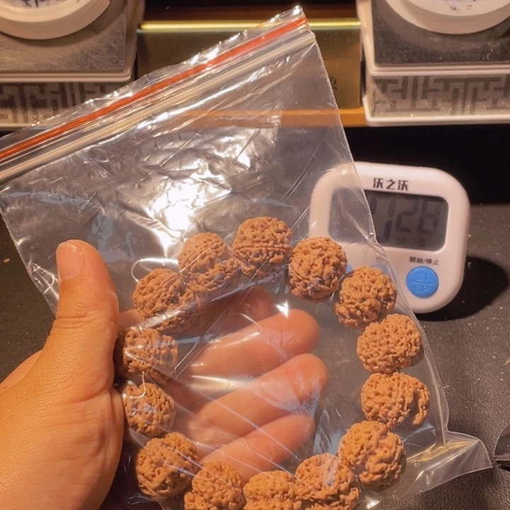 南***8手串金刚菩提这个