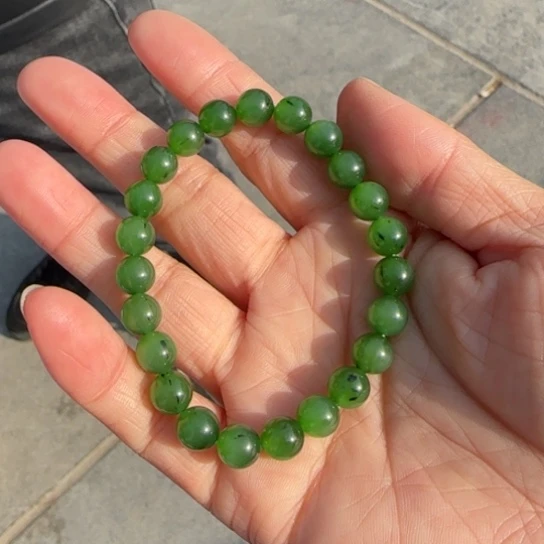 和田玉手链未镶嵌俄罗斯卡8绿猫手串，微红皮老料