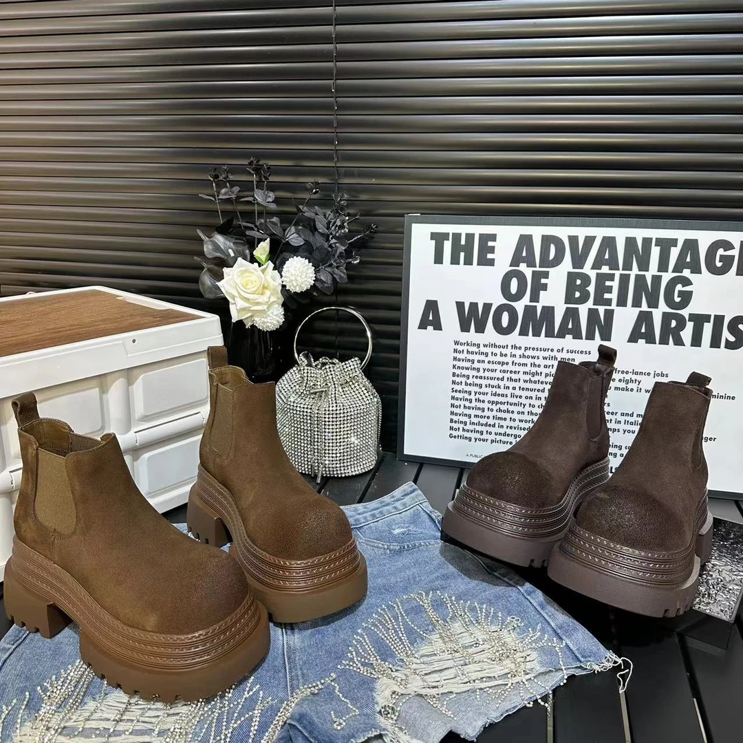 广州欧货【七七家】8厘米磨砂皮一脚蹬简约圆头高级马丁靴5817-3