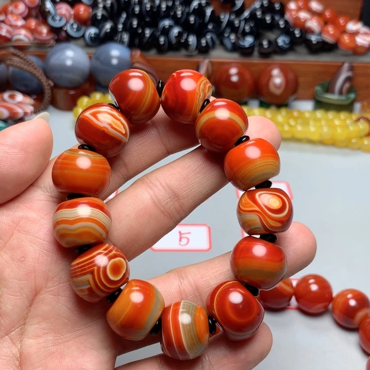 未镶嵌手链玛瑙/玉髓鱼*