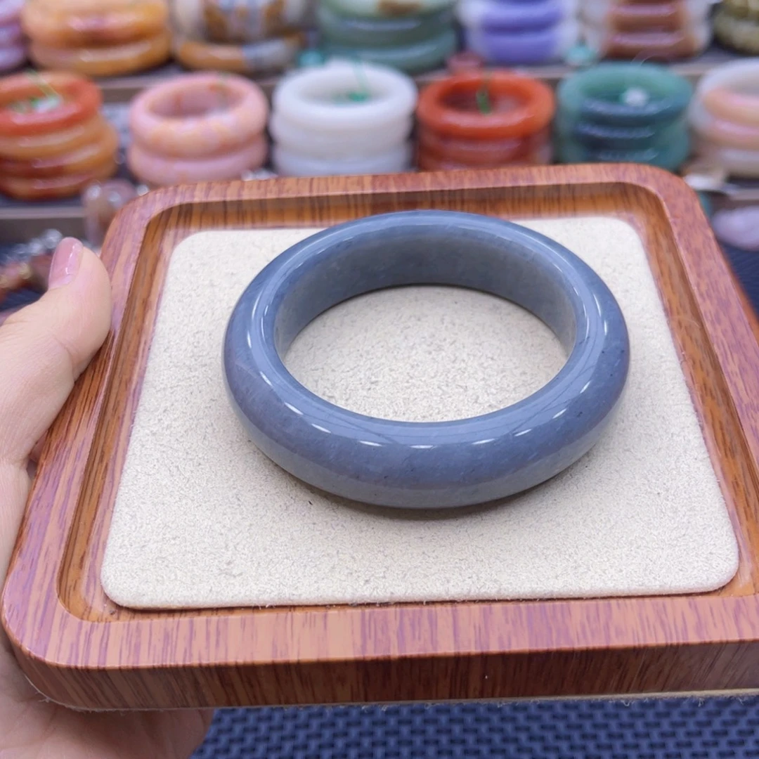 石英岩玉未镶嵌手镯