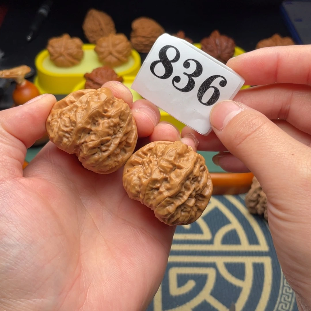 文玩核桃吊坠40蛤蟆头836号
