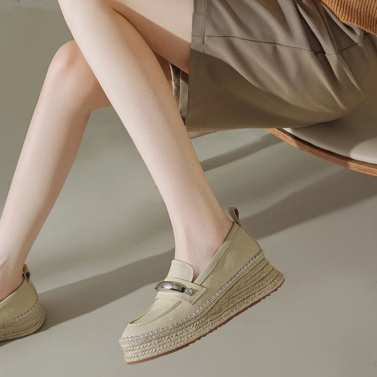 5cm厚底渔夫鞋女真皮草编乐福鞋2025新款秋季水钻金属扣懒人单鞋