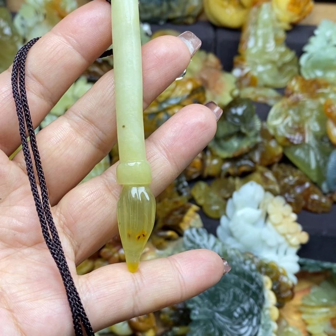 蛇纹石玉颈饰未镶嵌