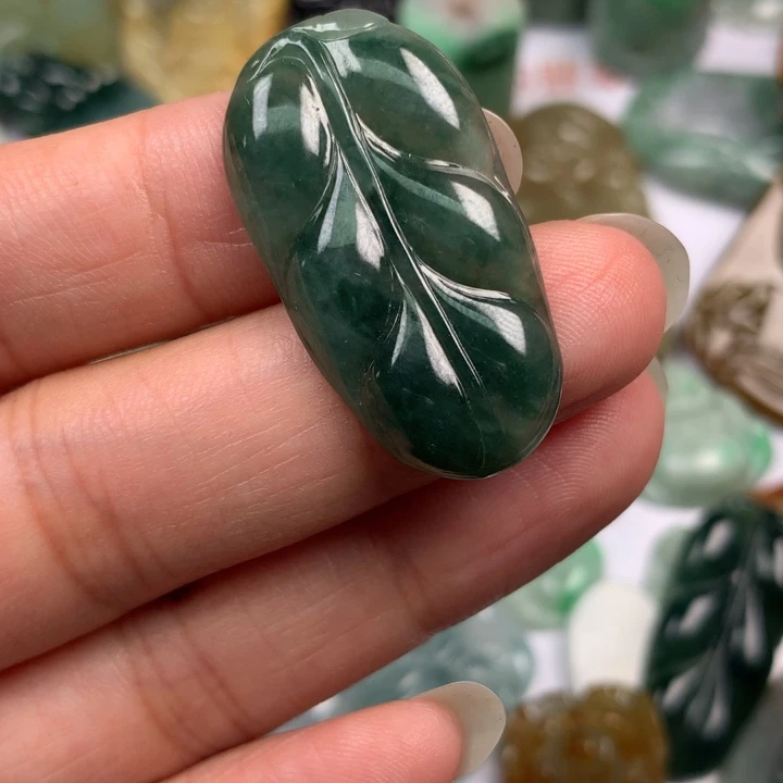 一***好翡翠未镶嵌颈饰翡翠