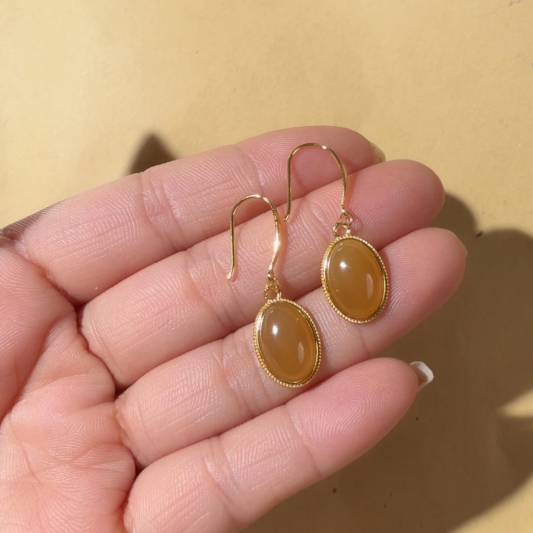 和田玉（糖玉）银S925镀金镶嵌耳饰