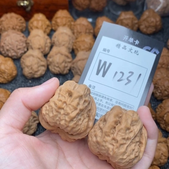 吊坠桃核我是第一百38