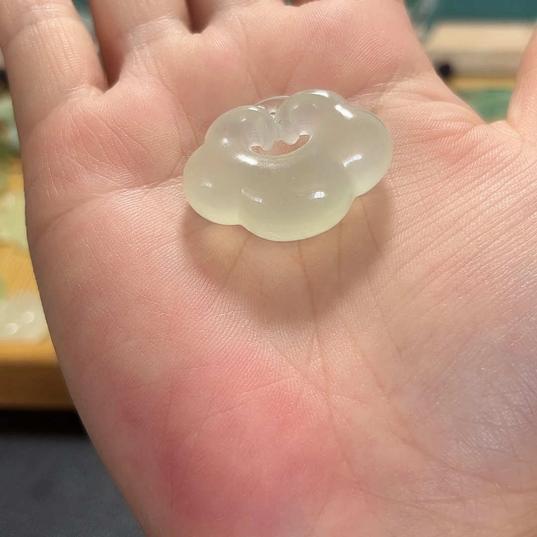 未镶嵌蛇纹石玉颈饰