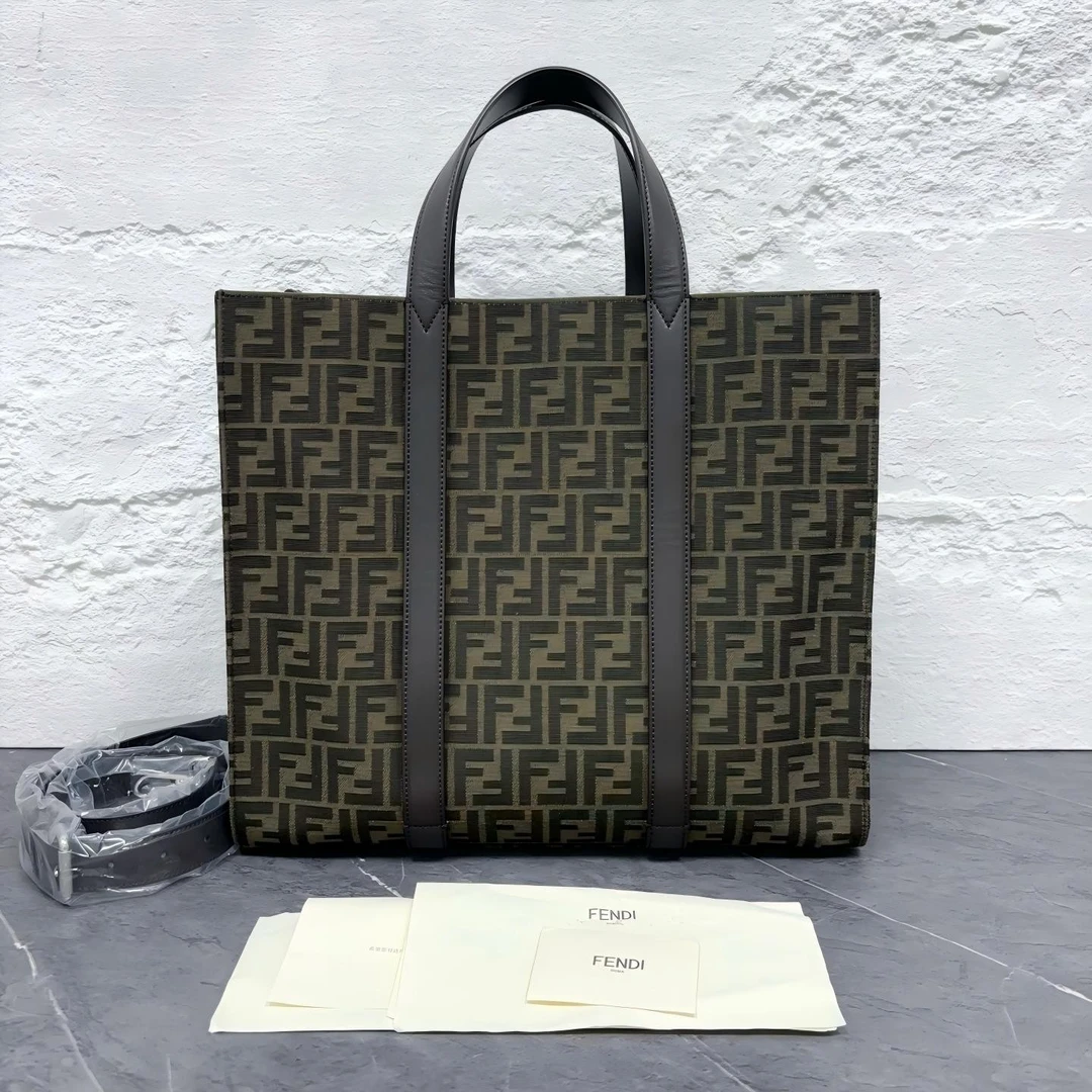 99新 FENDI/芬迪 /夏vv1023/单肩包/79427