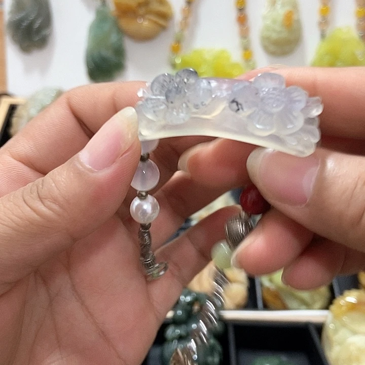 蛇纹石玉未镶嵌手牌