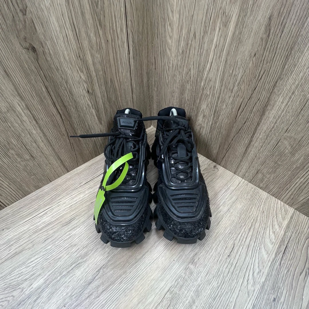 95新 Prada/普拉达 黑色亮片坦克运动鞋 42.5码/无配件